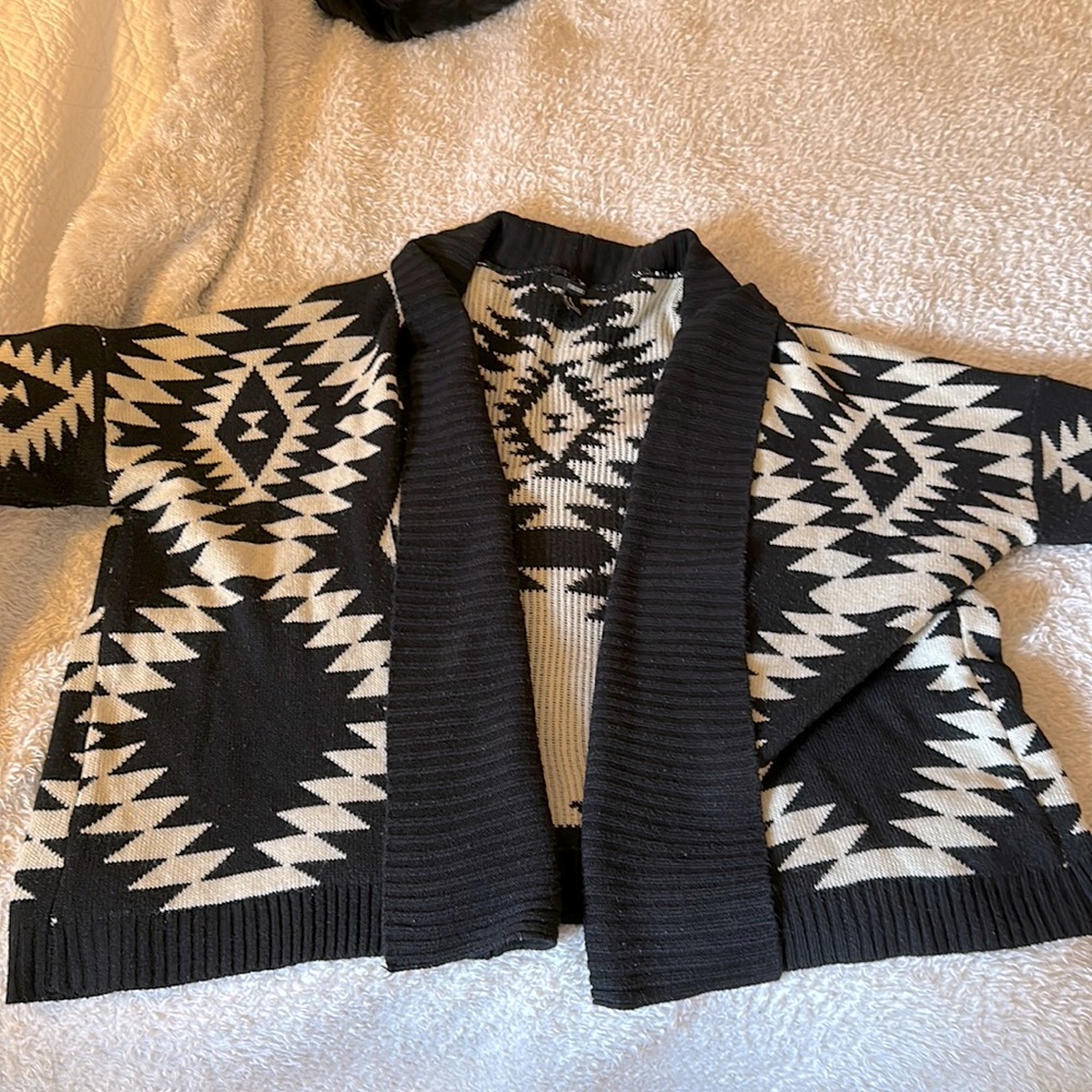 Black and cream Aztec print cardigan